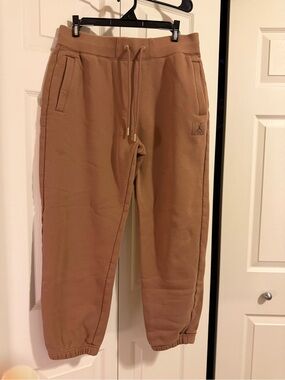 Women’s Jordan sweatpants size m